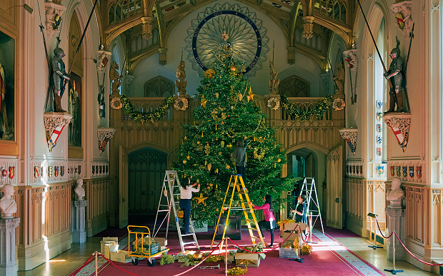 ウィンザー城のクリスマスツリー イギリス通